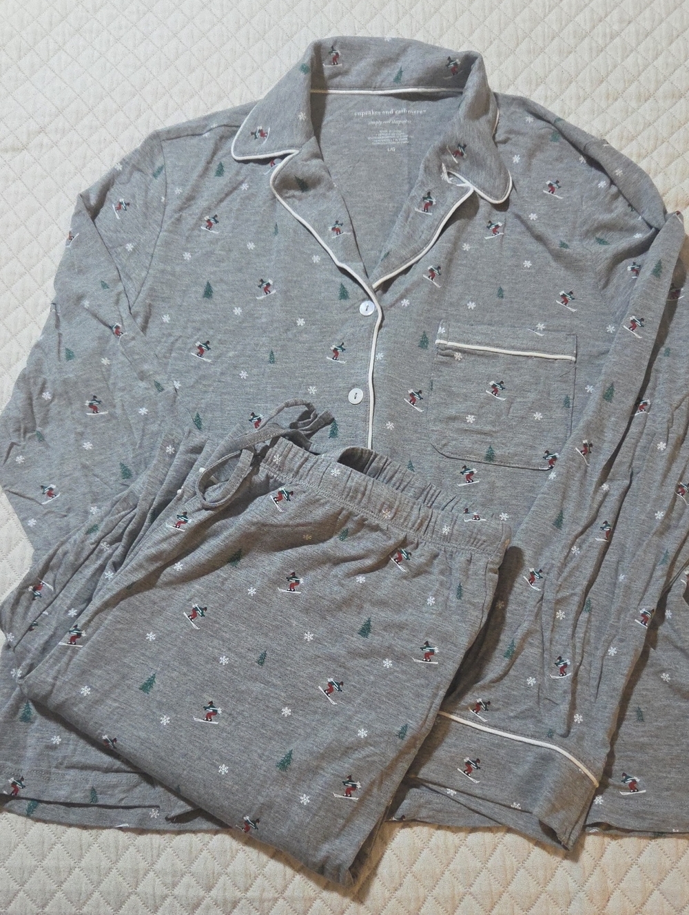 cupcakes & cashmere Womens Grey Ski & Tree Holiday Pajama Set